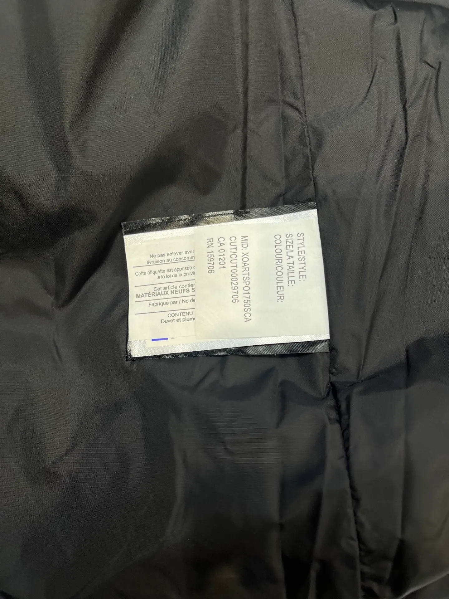 P860 Canada Goose Canada # Expedition04 Parker, a treasure of Canadian origin! Limited supply worldwide! Canada Goose Model 04 is a top-notch couple model, polar cold-proof outdoor series fur collar detachable hooded parka down jacket, the first Goose in 2024. I hope my partners like the top quality, and I hope everyone can evaluate it together! The most popular cool items of the Big Goose family in 2024 are online. The same popular product of Yi Yang Qianxi is said to be a joint limited edition Big Goose that cannot be bought in autumn and winter. If you dislike the sameness of the Big Goose in the past, then this model will definitely give you a different experience! This year's most powerful couple's collection for autumn and winter is online, a top-notch luxurious ready-to-wear style, paired with an outdoor warm down jacket with great style and charm! The most standard and classic items of the Daye family in the past two years are equipped with unique reflective stripes for embellishment, which further shows the high-end fashion performance effect. With the embellishment of hardware buckles, it has excellent performance effect. The upper body is clean, simple and elegant, even for urban leisure. It is suitable for various occasions. Designed with large pockets, this model has a large capacity and is equipped with reflective stripes, making it safer at night. It is suitable for various adventure activities. It is made of windproof and waterproof technical materials. The interior is filled with full white duck down, which is absolutely cold-proof and warm. It also has a stand-up collar design and fine fluff at the collar, with meticulous attention to detail! The charm of this model is also more spiritual, and the upper body has more temperament and specifications. It perfectly shows the ultra-high standard of fashionable performance of this model, integrating outdoor and life, and you can even create high-street wear! The most pinnacle limited-edition goose that we have presented so far, both in terms of design and detailed materials, it is completely outstanding. The grand and evergreen version design is matched with cool reflective elements. The overall appearance can be said to be quite high, and it has that kind of powerful outdoor performance! It combines high-end casual attributes with high-street style. It is high-grade, domineering, warm, and beautiful. The visibility of the upper body is quite strong, and the configuration of the owl element is highly brand-recognizable. It fully complements the overall brand performance and visual effects, and also has the high-end sense of fashion and fashionable performance. It is a must-buy product because it is the most awesome down brand on the planet and one of Canada's three national treasure brands. It is also a sentimental down luxury brand. In the field of polar cold-proof clothing, Goose has made an irreplaceable contribution... Size: xs s m l xl